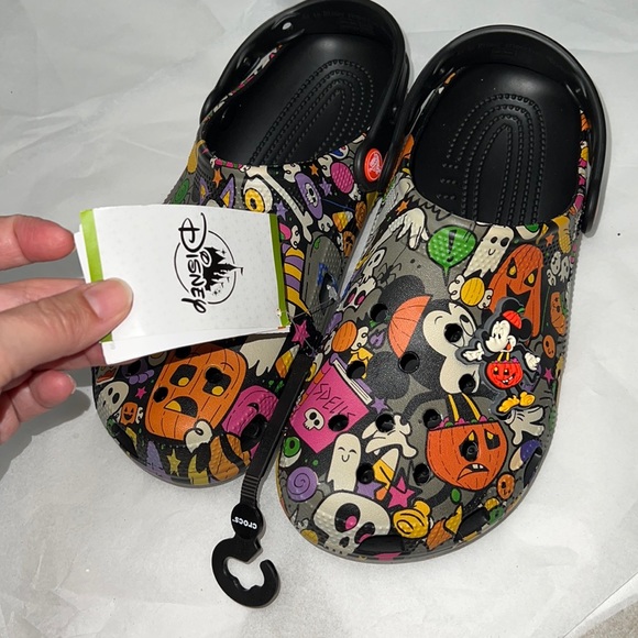 M8/W10 DISNEY CROCS Mickey and Minnie Halloween Shoes 2022 - Picture 10 of 16
